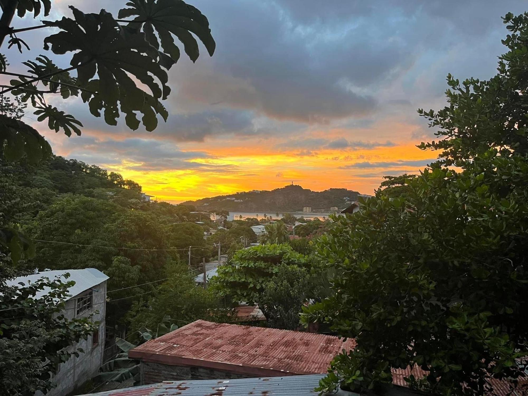 Buena Onda Backpackers Hotel San Juan del Sur Exterior foto